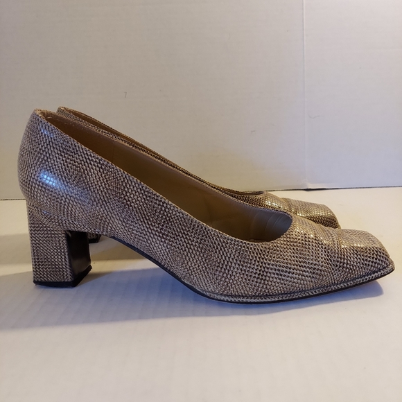 Stuart Weizman Square Toe Heel Shoes - Picture 11 of 11